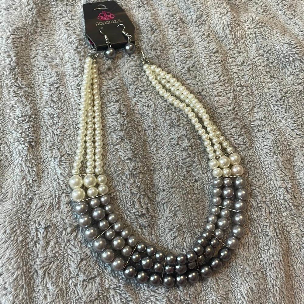 Paparazzi pearl set